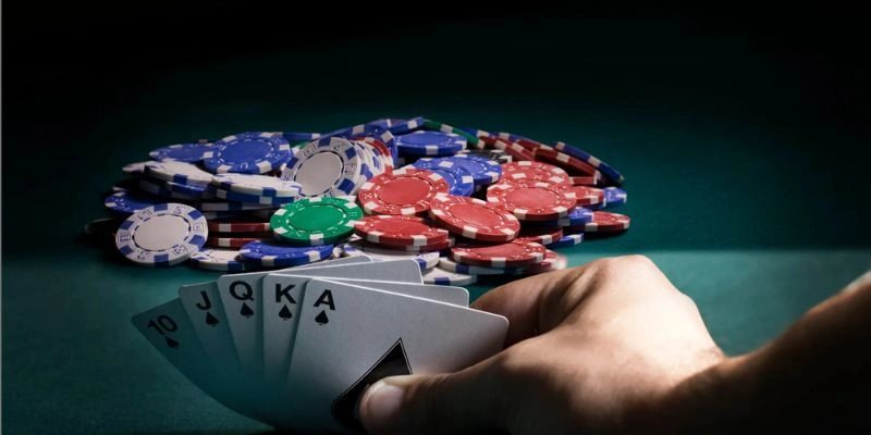 Hướng dẫn cách chơi bài poker trong vòng đầu tiên pre-flop